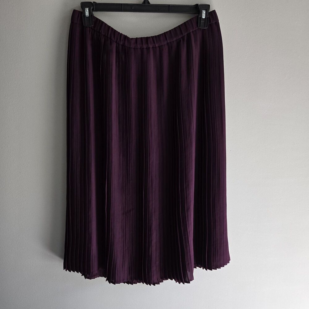 Pleated Midi Skirt in Deep Plum